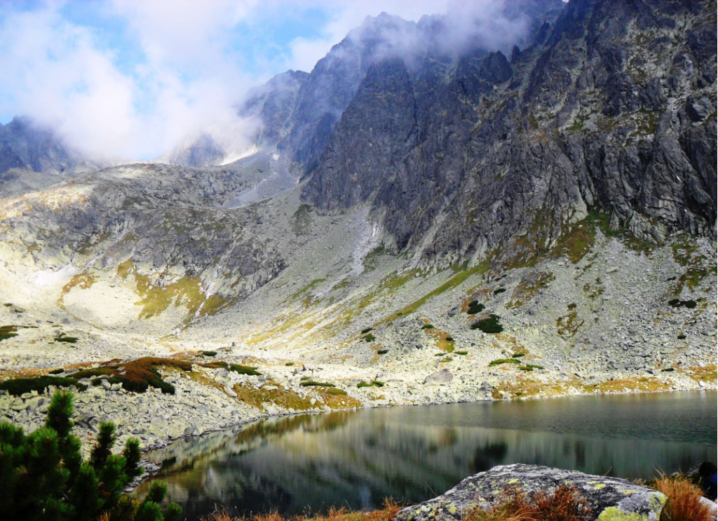 terrain below Gerlach peak